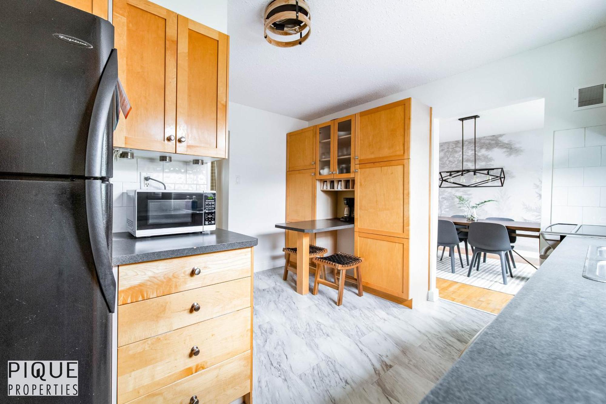 5 Bedroom Nordic Home, Pet Friendly, Garage, Wifi, Foosball! Edmonton Eksteriør billede